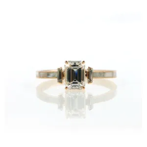 Jumlah Sparkle Emerald cut MOP